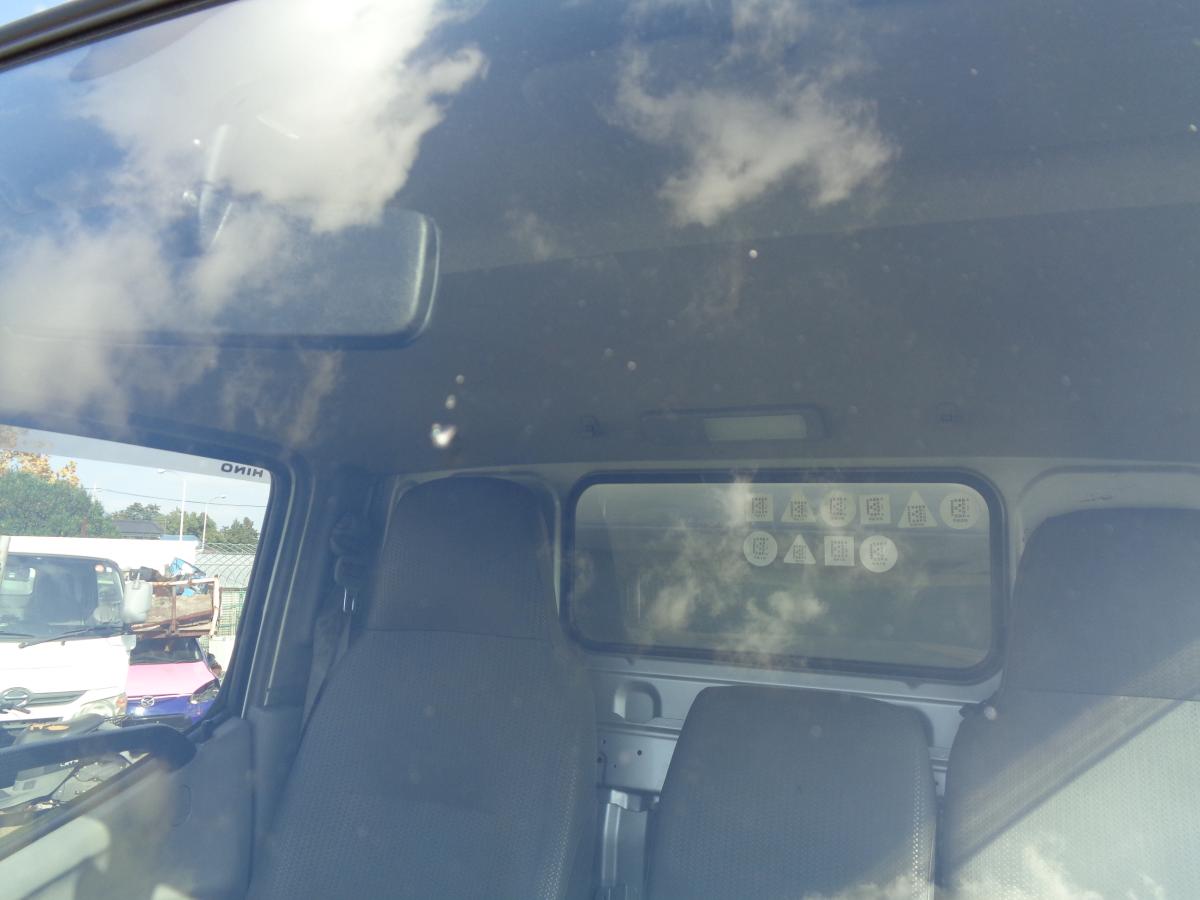 デュトロ活魚運搬車平成27年垂直ゲート総ステンレス特注ボディ|中古トラックの販売・買取・査定のアイナビ