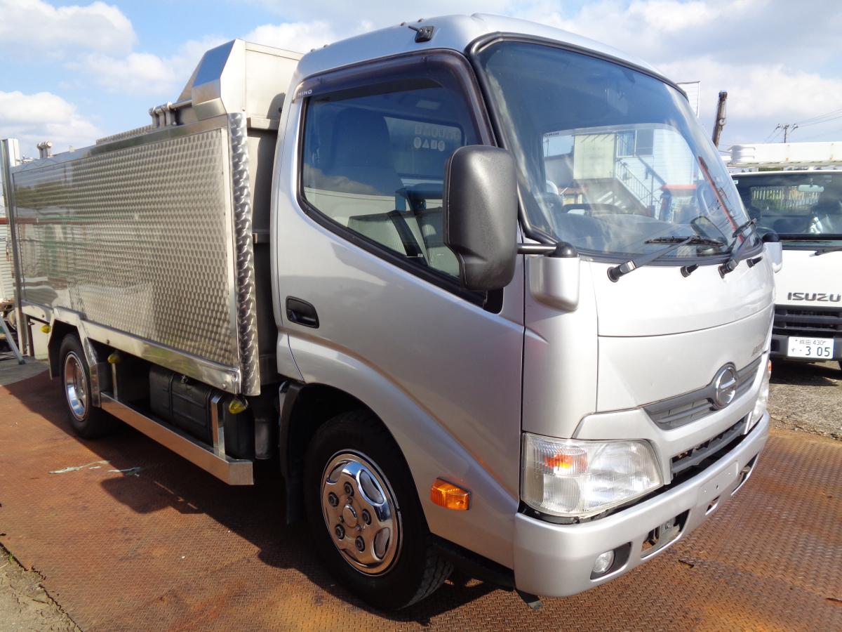デュトロ活魚運搬車平成27年垂直ゲート総ステンレス特注ボディ|中古トラックの販売・買取・査定のアイナビ