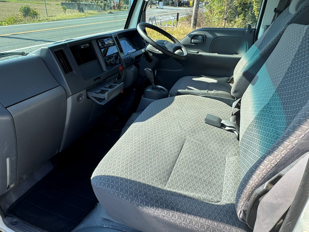 平成30年式☆いすゞエルフ オートマ Wキャブ垂直PG|中古トラックの販売・買取・査定のアイナビ