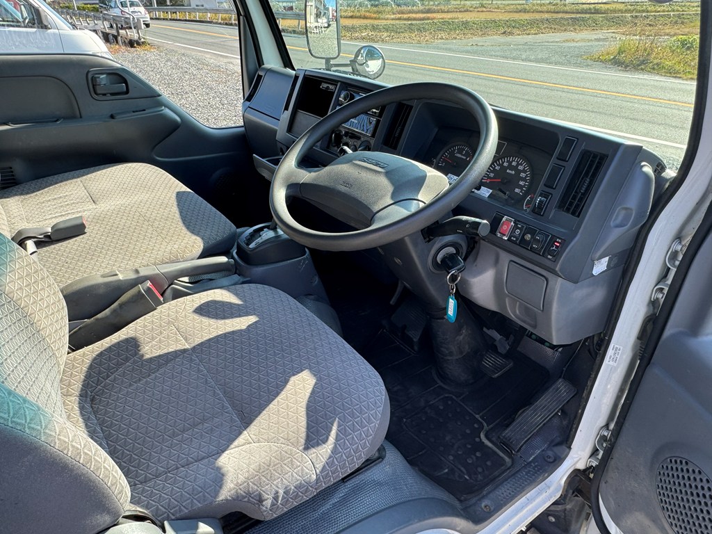 平成30年式☆いすゞエルフ オートマ Wキャブ垂直PG|中古トラックの販売・買取・査定のアイナビ