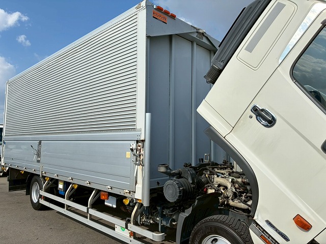 ハイルーフフルキャブベッド付き背高トランテックス240馬力|中古トラックの販売・買取・査定のアイナビ