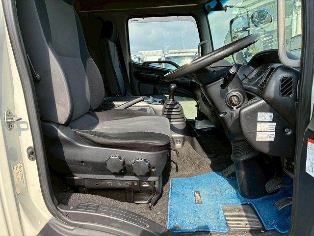 ハイルーフフルキャブベッド付き背高トランテックス240馬力|中古トラックの販売・買取・査定のアイナビ