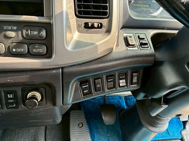 ハイルーフフルキャブベッド付き背高トランテックス240馬力|中古トラックの販売・買取・査定のアイナビ