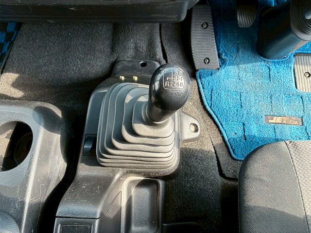 ハイルーフフルキャブベッド付き背高トランテックス240馬力|中古トラックの販売・買取・査定のアイナビ