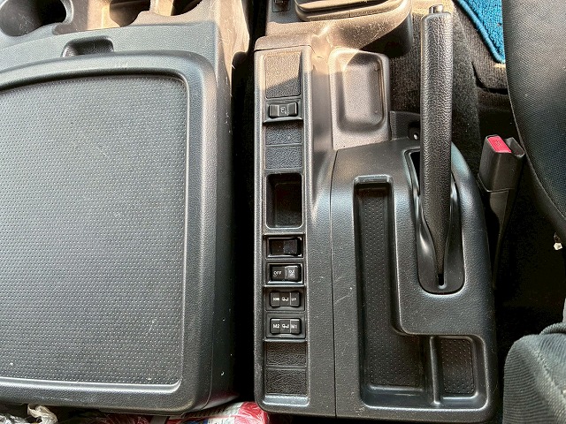 ハイルーフフルキャブベッド付き背高トランテックス240馬力|中古トラックの販売・買取・査定のアイナビ