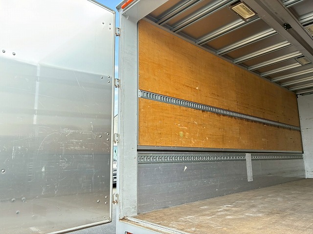 ハイルーフフルキャブベッド付き背高トランテックス240馬力|中古トラックの販売・買取・査定のアイナビ