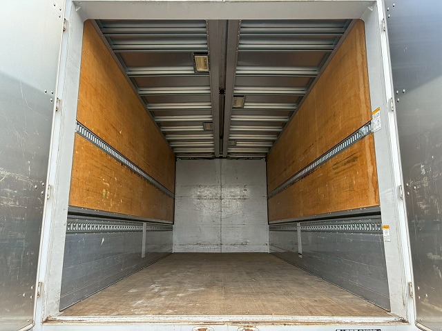 ハイルーフフルキャブベッド付き背高トランテックス240馬力|中古トラックの販売・買取・査定のアイナビ