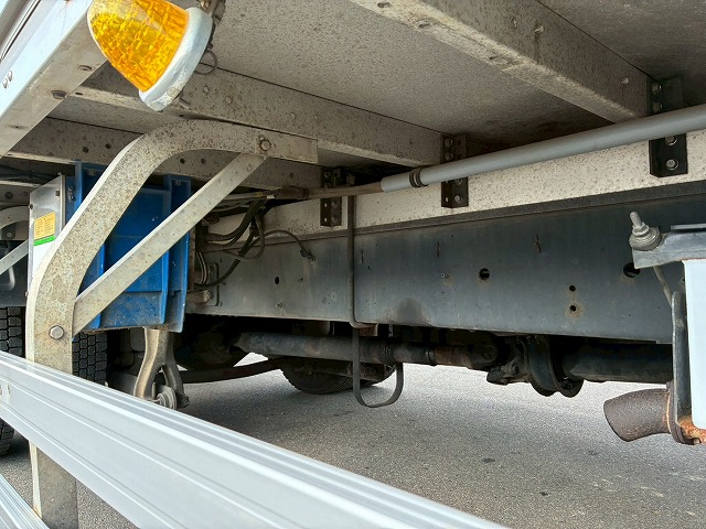 ハイルーフフルキャブベッド付き背高トランテックス240馬力|中古トラックの販売・買取・査定のアイナビ