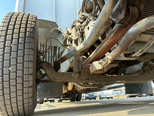 ハイルーフフルキャブベッド付き背高トランテックス240馬力|中古トラックの販売・買取・査定のアイナビ