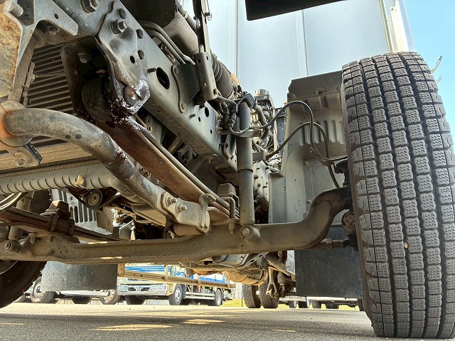 ハイルーフフルキャブベッド付き背高トランテックス240馬力|中古トラックの販売・買取・査定のアイナビ