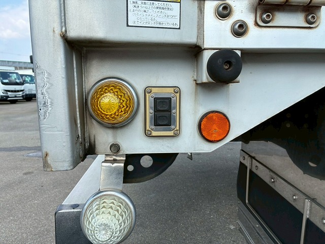 ハイルーフフルキャブベッド付き背高トランテックス240馬力|中古トラックの販売・買取・査定のアイナビ