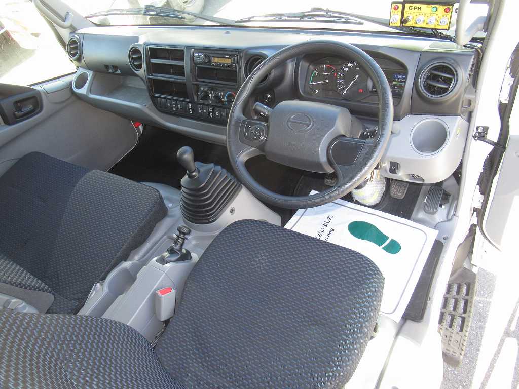 低走行 新明和(上物未使用令和7年製) プレス式 8.4立米|中古トラックの販売・買取・査定のアイナビ