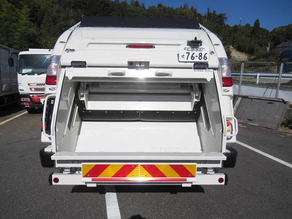 低走行 新明和(上物未使用令和7年製) プレス式 8.4立米|中古トラックの販売・買取・査定のアイナビ