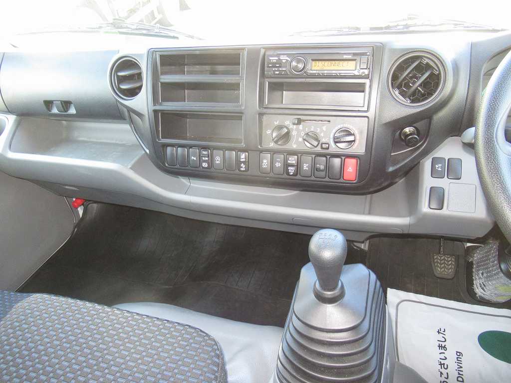 低走行 新明和(上物未使用令和7年製) プレス式 8.4立米|中古トラックの販売・買取・査定のアイナビ