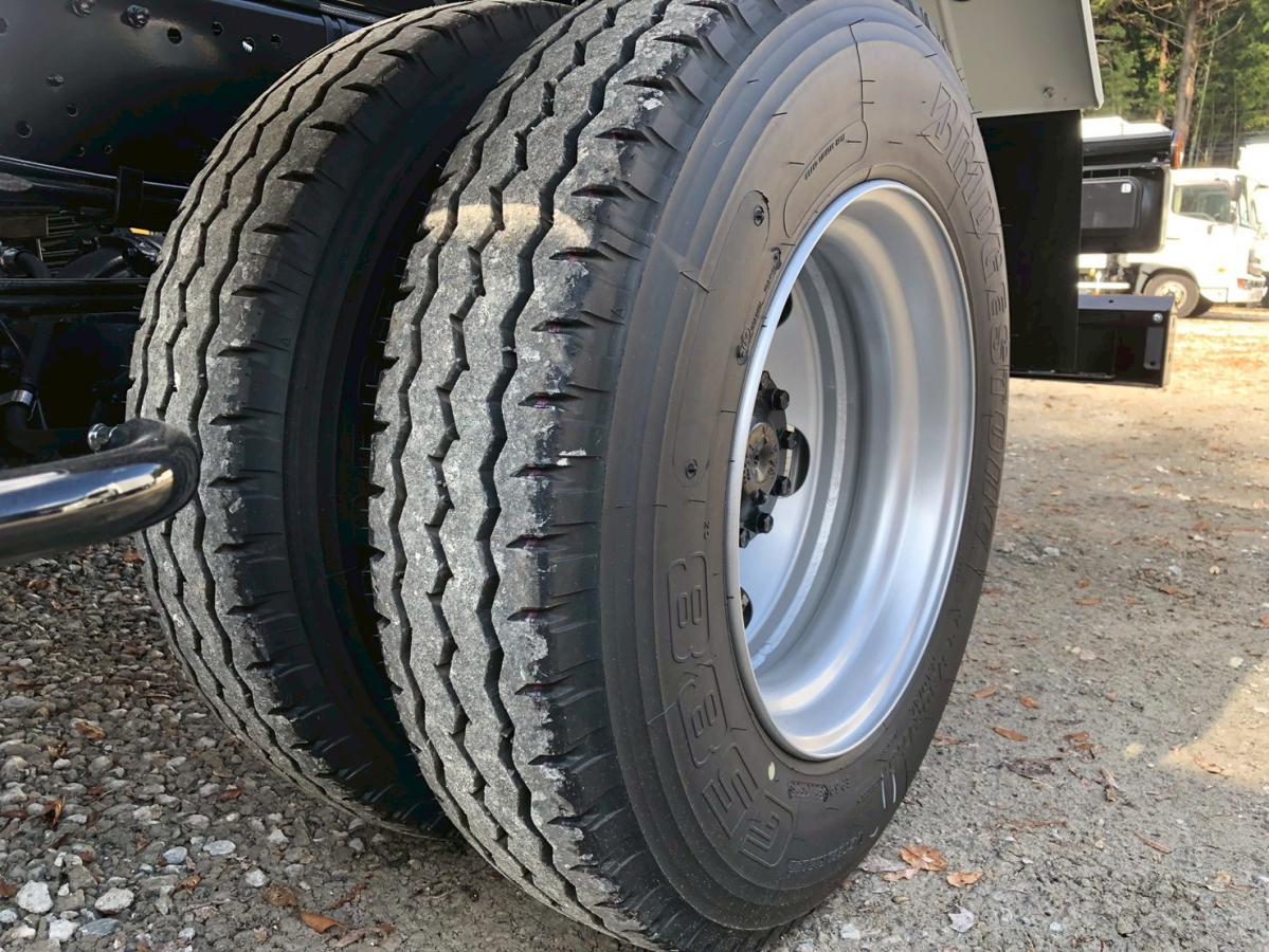 フックロール極東ラジコン付き未使用車車検付|中古トラックの販売・買取・査定のアイナビ