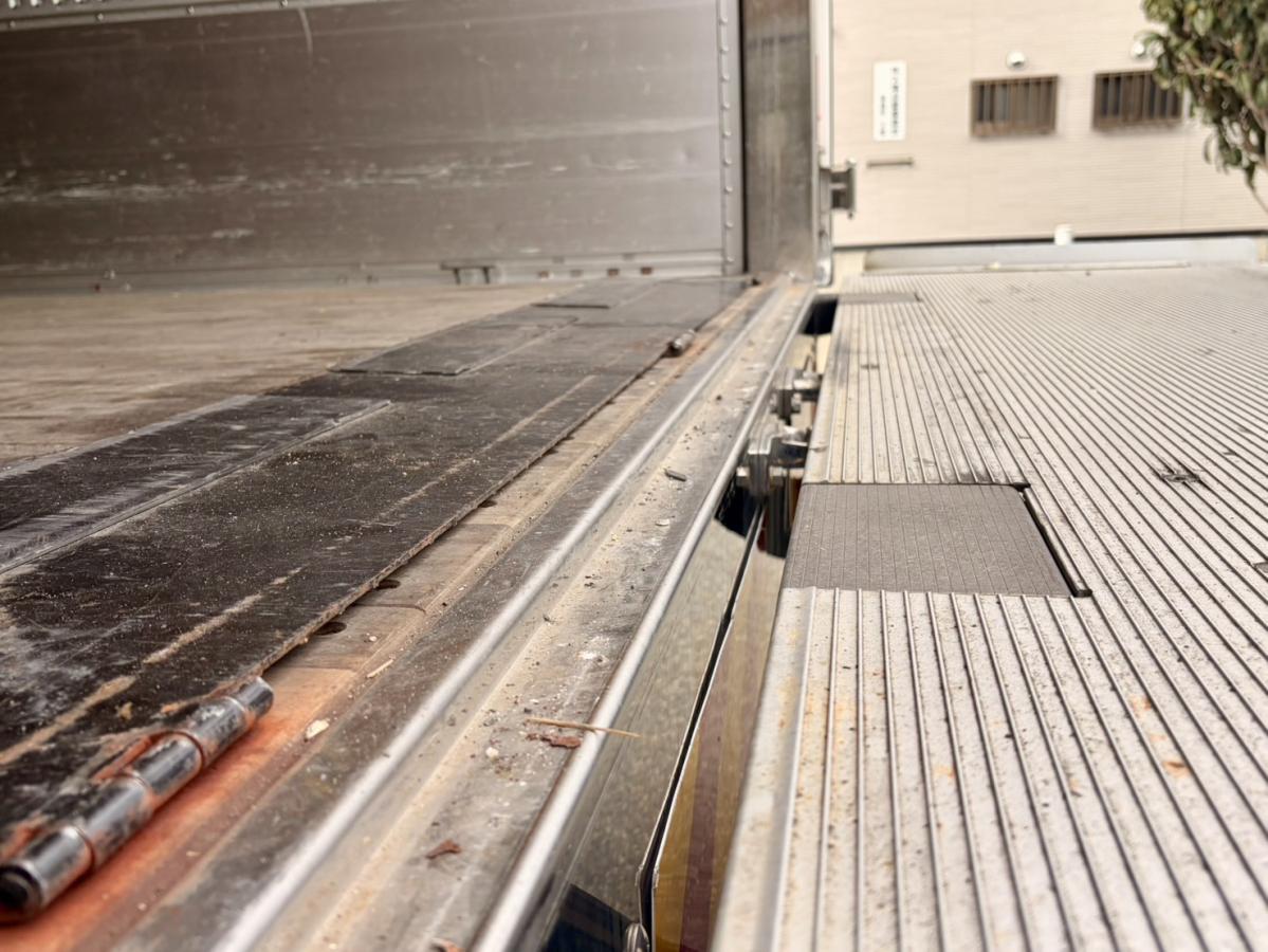 令和3年式2RG-FRR90T2格納ゲート付エアサスアルミウイング|中古トラックの販売・買取・査定のアイナビ