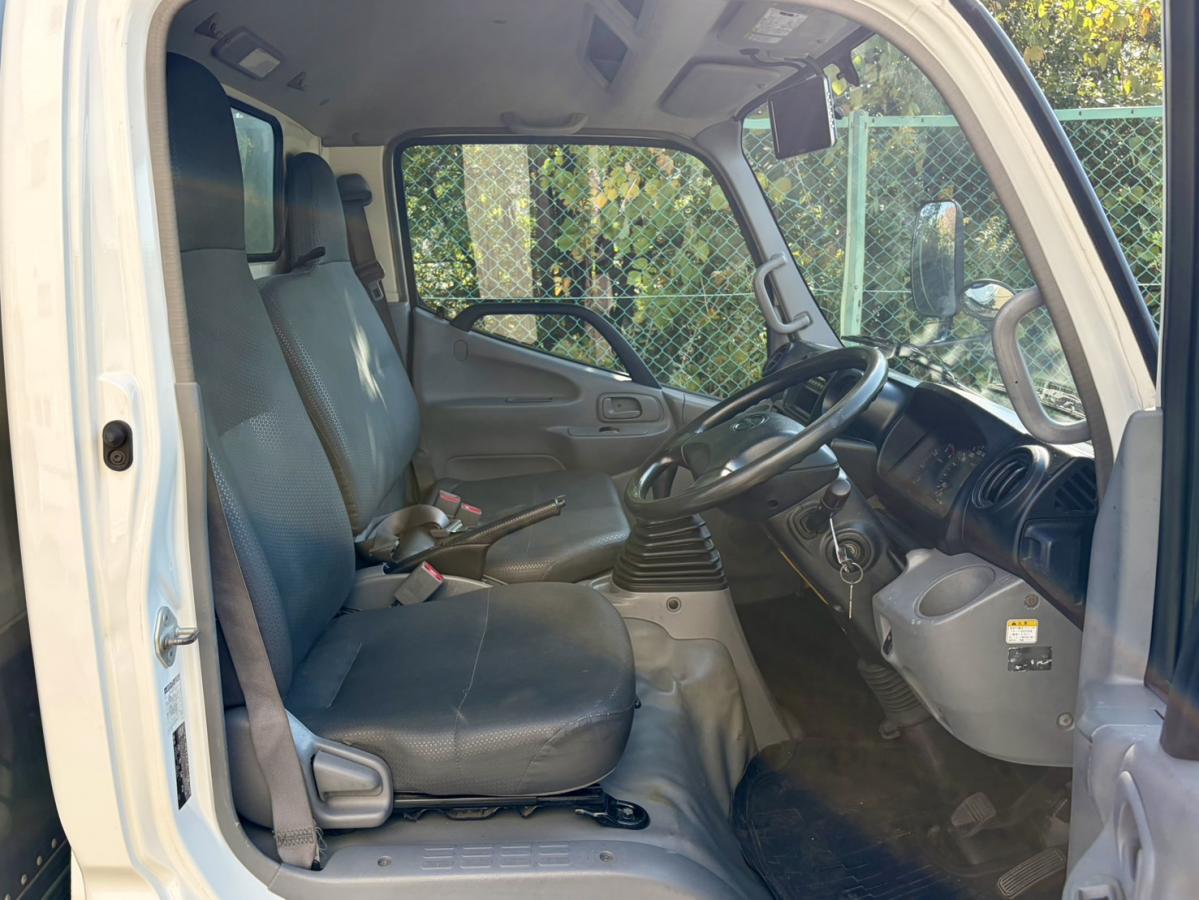 H25年式TKG-XZU655M総重量4.965㎏標準ロング検査付バン|中古トラックの販売・買取・査定のアイナビ