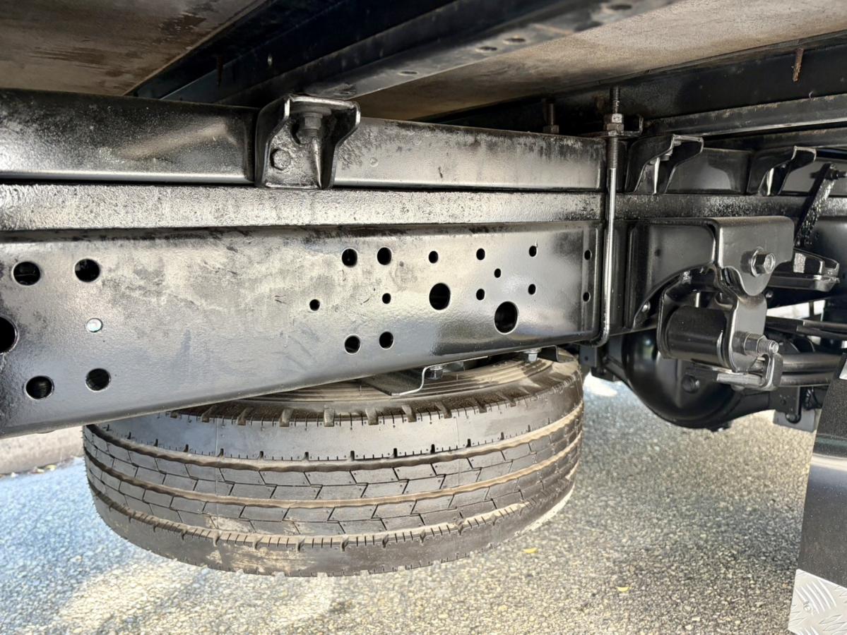 H25年式TKG-XZU655M総重量4.965㎏標準ロング検査付バン|中古トラックの販売・買取・査定のアイナビ