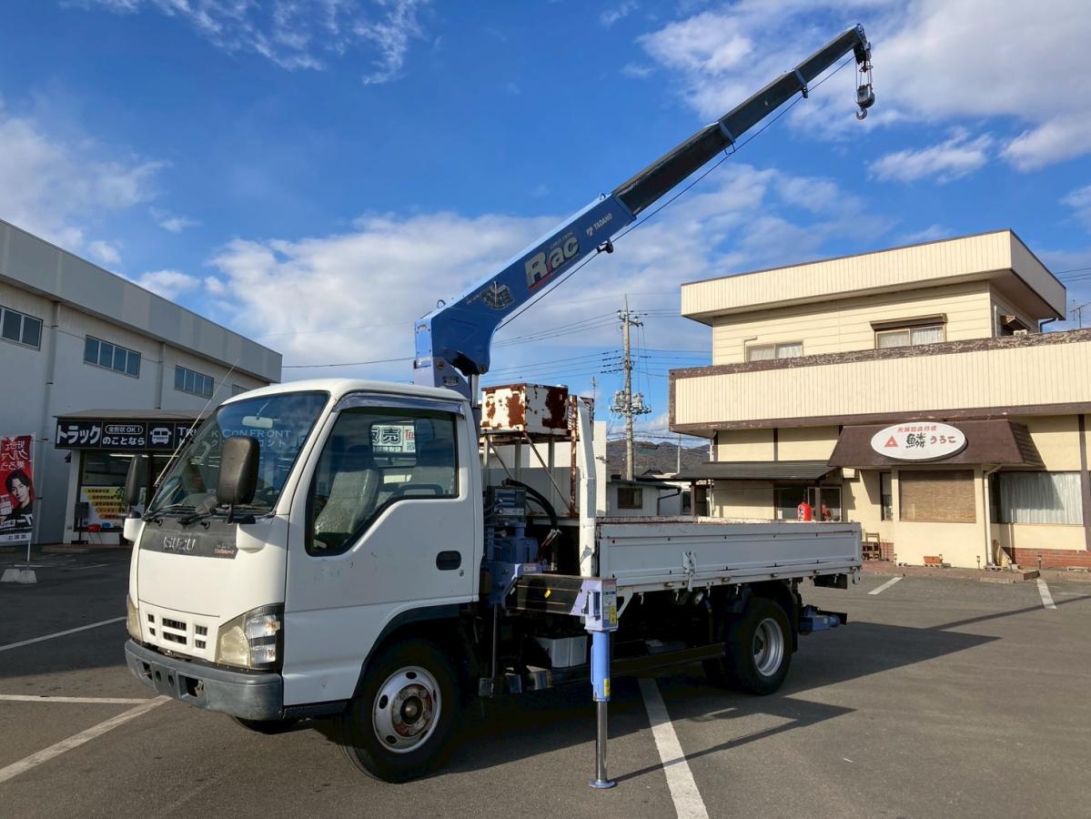 4段クレーン3トン積載リヤアウトリガー2.63t吊ラジコン付|中古トラックの販売・買取・査定のアイナビ