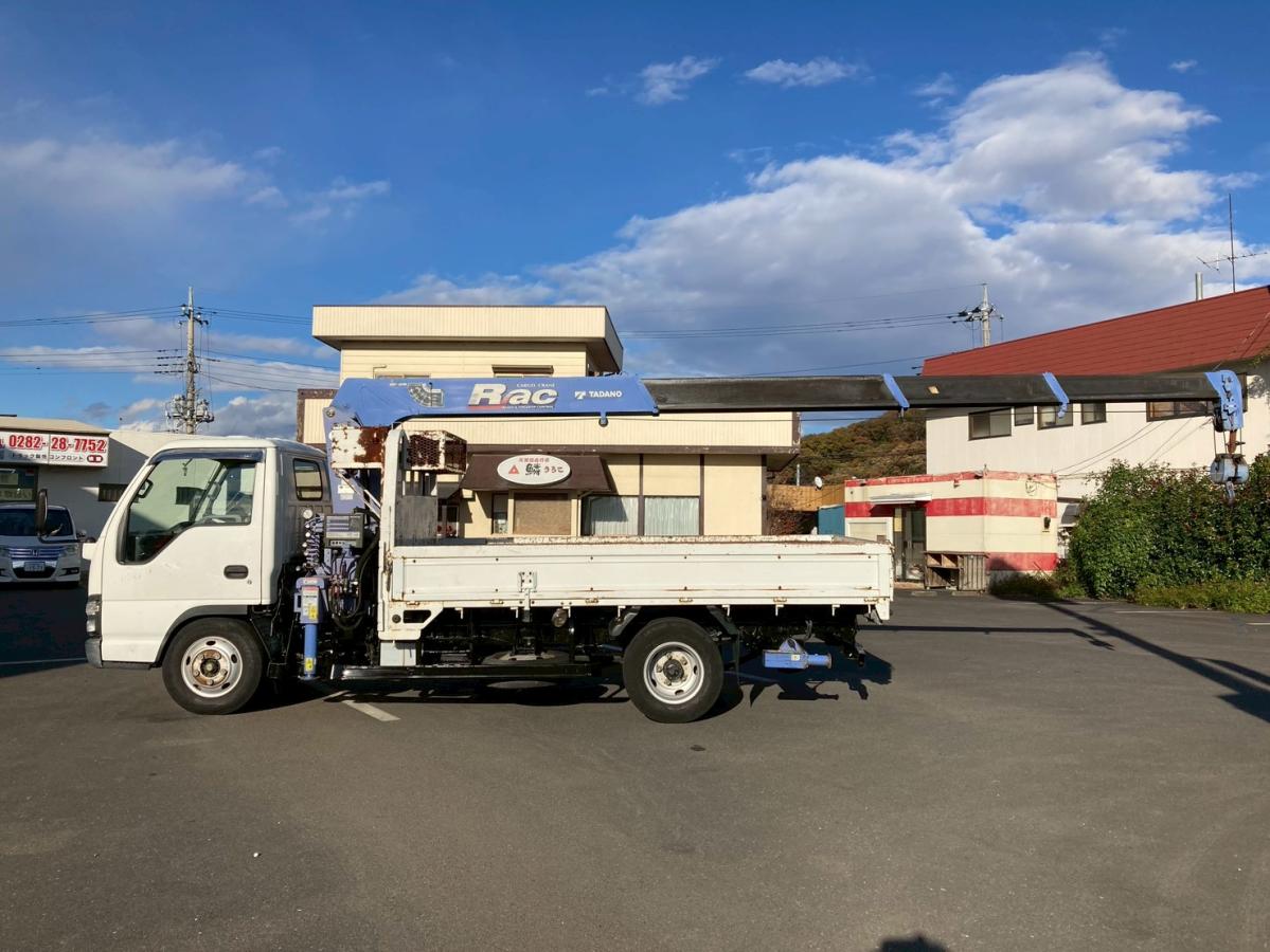 4段クレーン3トン積載リヤアウトリガー2.63t吊ラジコン付|中古トラックの販売・買取・査定のアイナビ