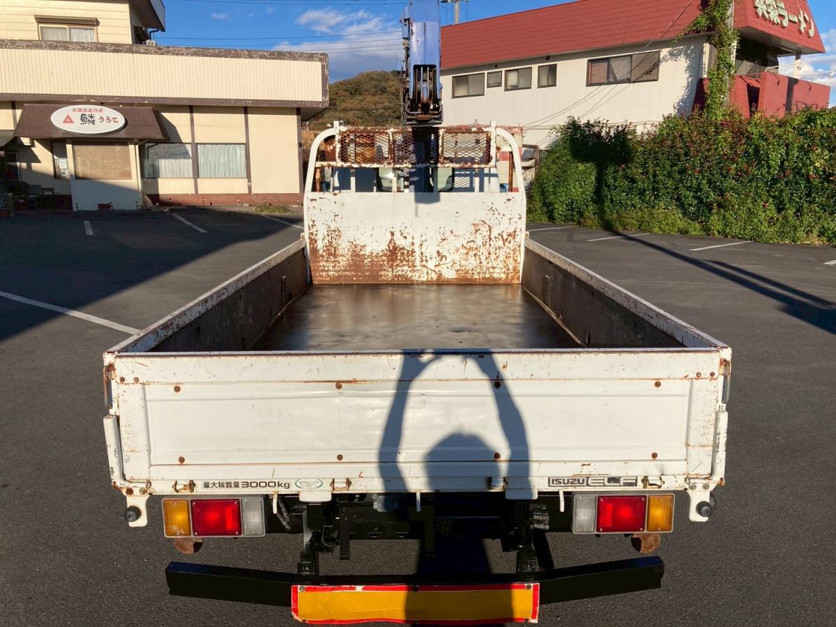 4段クレーン3トン積載リヤアウトリガー2.63t吊ラジコン付|中古トラックの販売・買取・査定のアイナビ