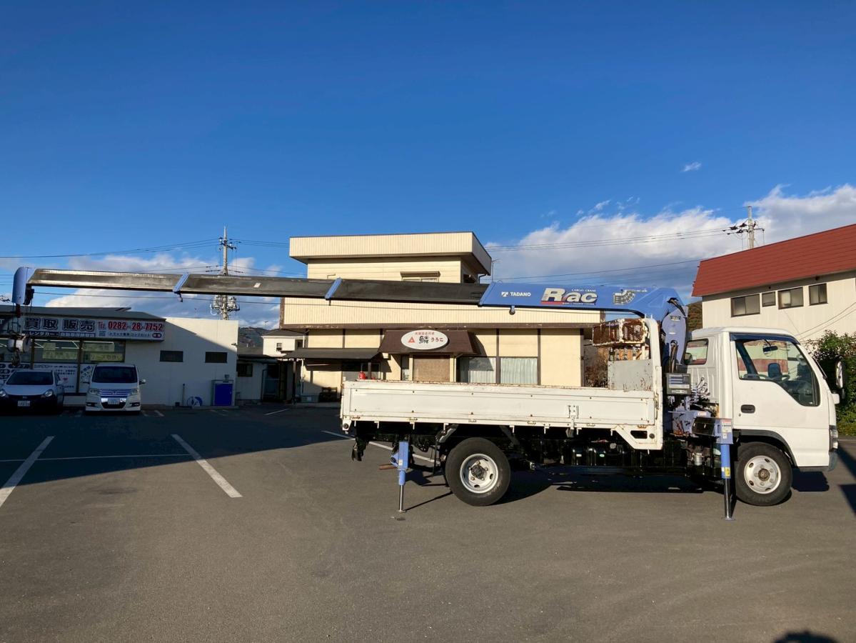 4段クレーン3トン積載リヤアウトリガー2.63t吊ラジコン付|中古トラックの販売・買取・査定のアイナビ