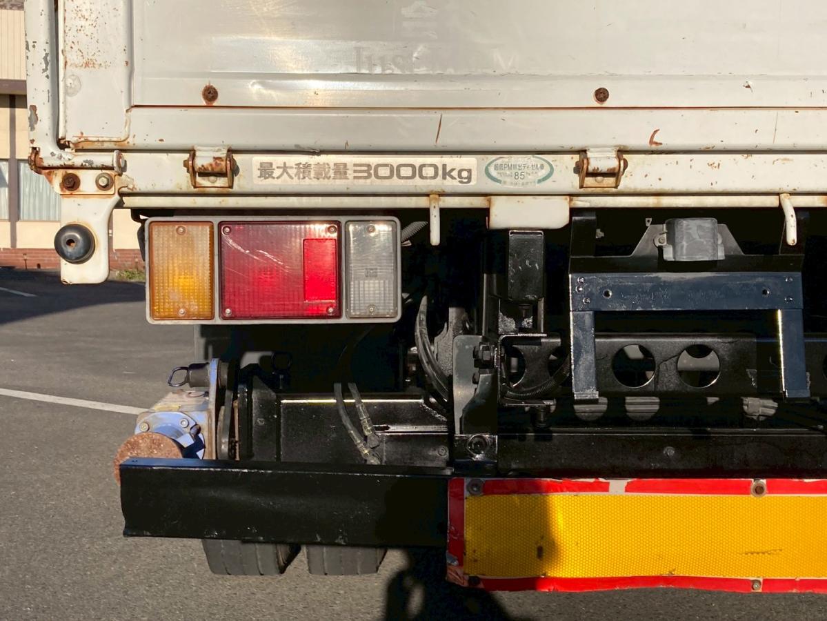 4段クレーン3トン積載リヤアウトリガー2.63t吊ラジコン付|中古トラックの販売・買取・査定のアイナビ