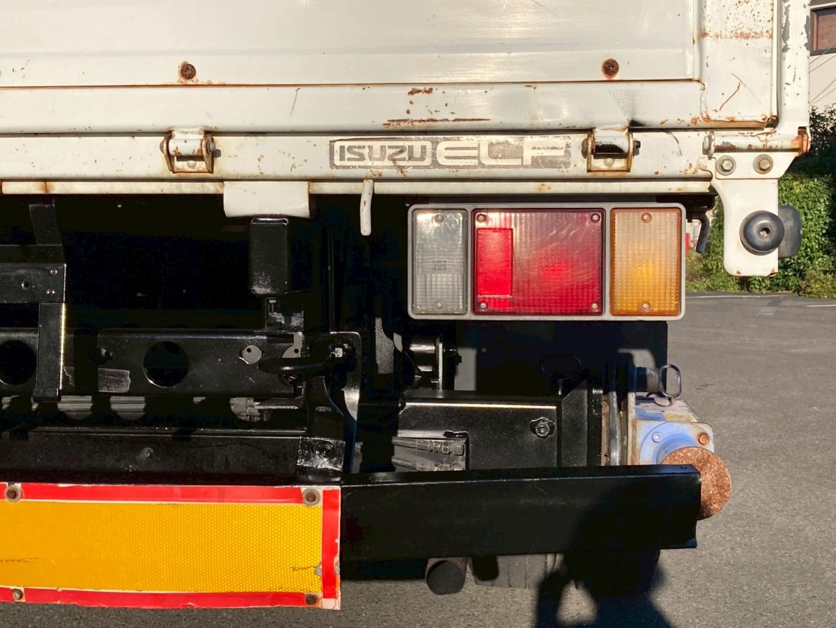 4段クレーン3トン積載リヤアウトリガー2.63t吊ラジコン付|中古トラックの販売・買取・査定のアイナビ