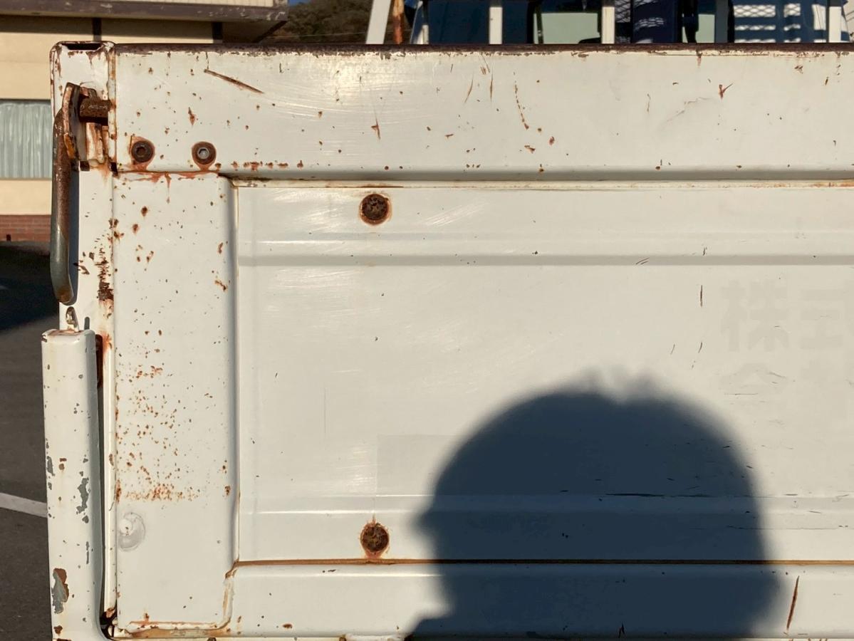 4段クレーン3トン積載リヤアウトリガー2.63t吊ラジコン付|中古トラックの販売・買取・査定のアイナビ