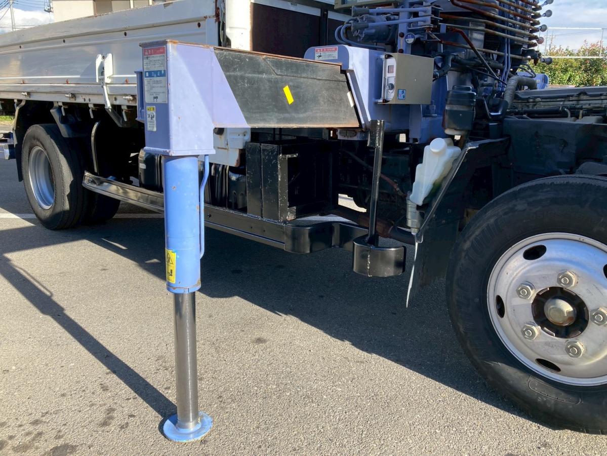 4段クレーン3トン積載リヤアウトリガー2.63t吊ラジコン付|中古トラックの販売・買取・査定のアイナビ