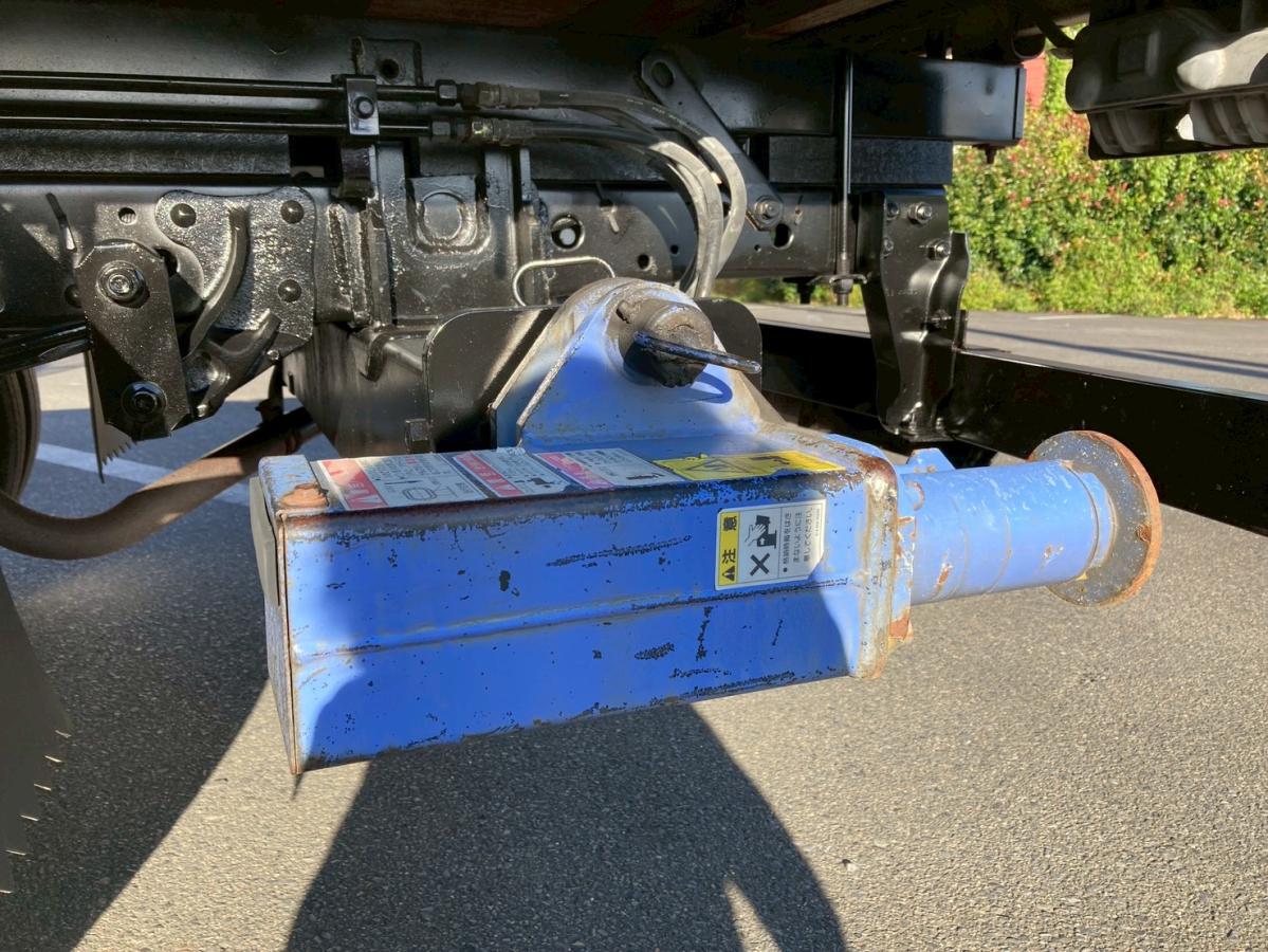 4段クレーン3トン積載リヤアウトリガー2.63t吊ラジコン付|中古トラックの販売・買取・査定のアイナビ