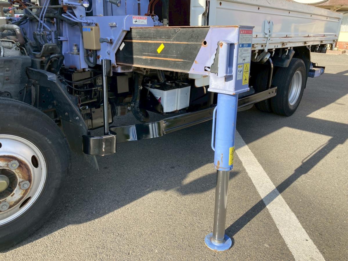 4段クレーン3トン積載リヤアウトリガー2.63t吊ラジコン付|中古トラックの販売・買取・査定のアイナビ