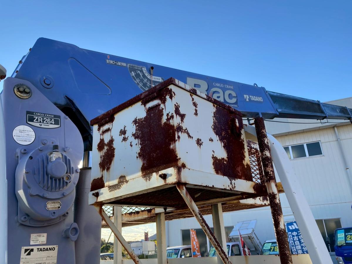 4段クレーン3トン積載リヤアウトリガー2.63t吊ラジコン付|中古トラックの販売・買取・査定のアイナビ