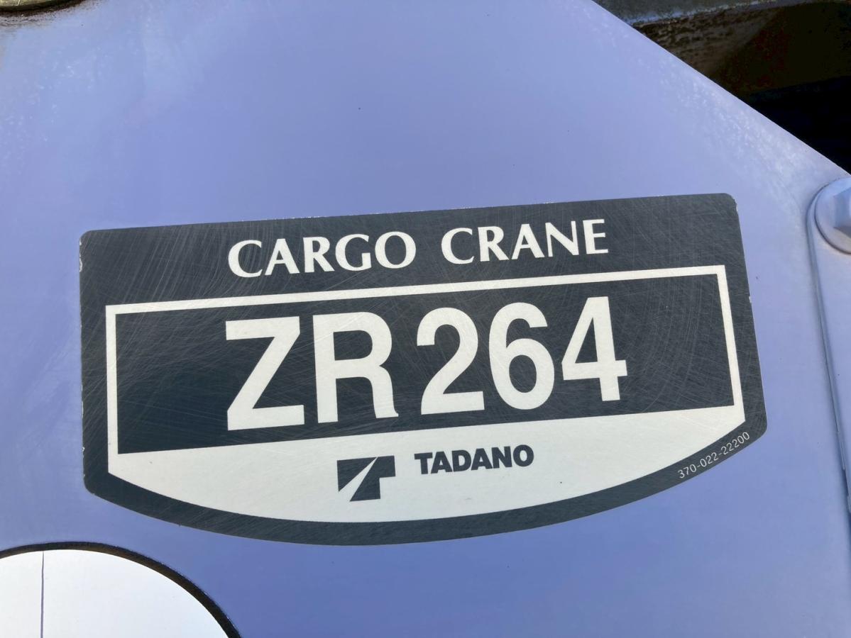 4段クレーン3トン積載リヤアウトリガー2.63t吊ラジコン付|中古トラックの販売・買取・査定のアイナビ