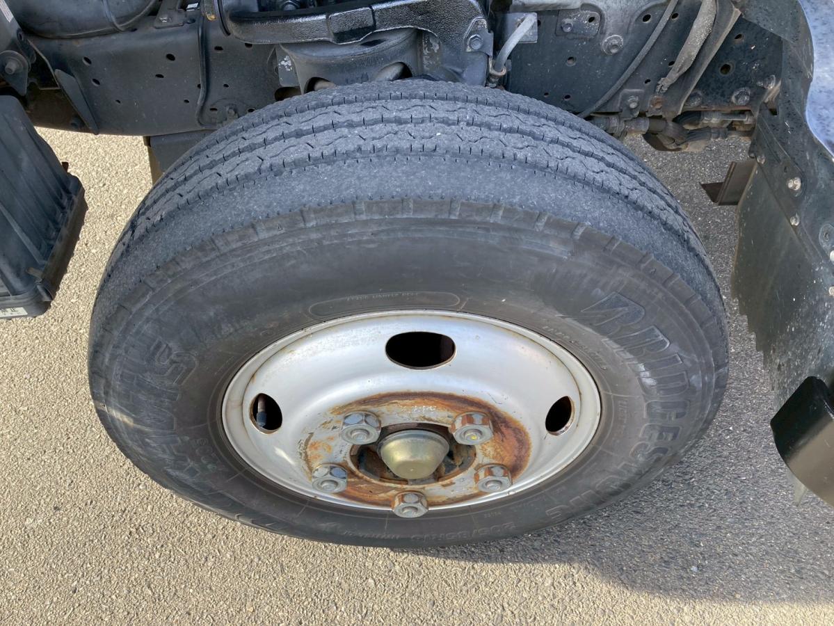 4段クレーン3トン積載リヤアウトリガー2.63t吊ラジコン付|中古トラックの販売・買取・査定のアイナビ