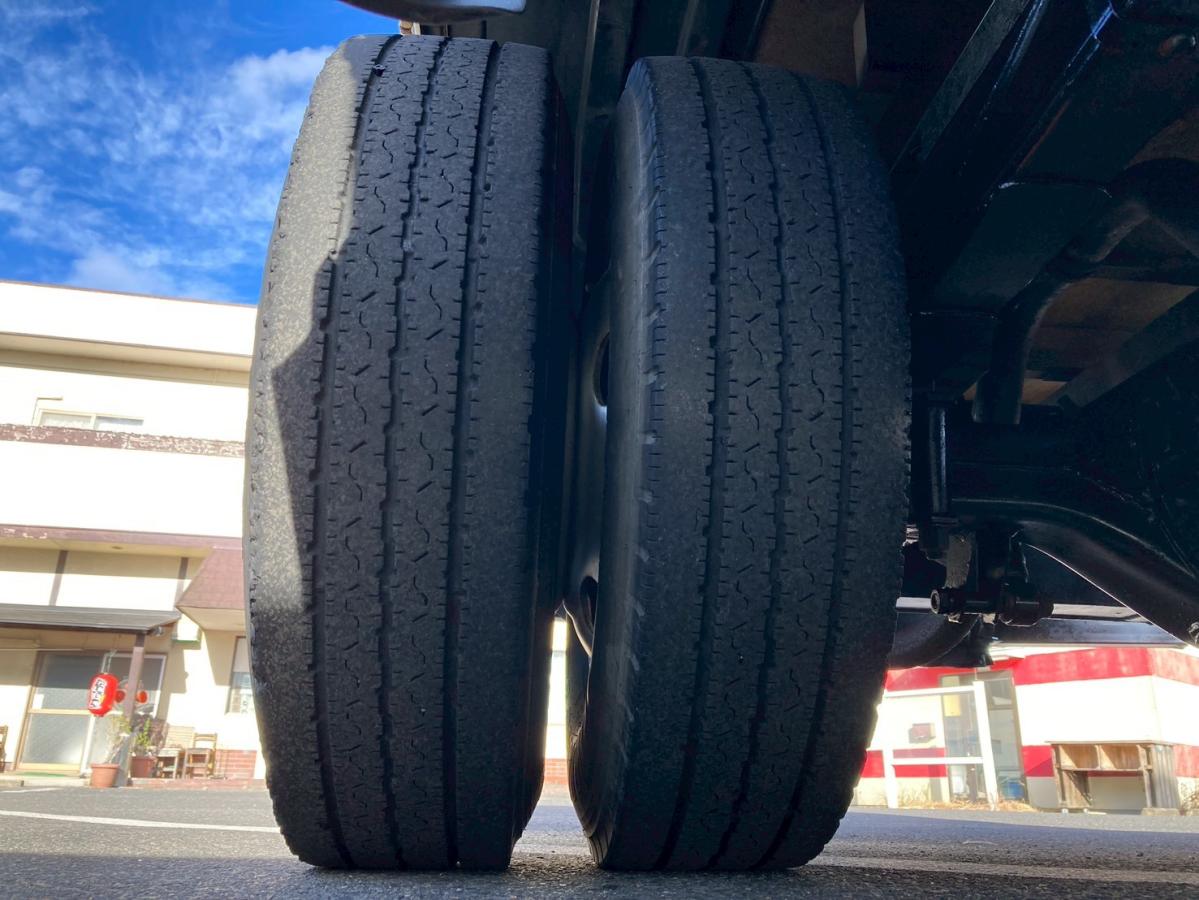 4段クレーン3トン積載リヤアウトリガー2.63t吊ラジコン付|中古トラックの販売・買取・査定のアイナビ