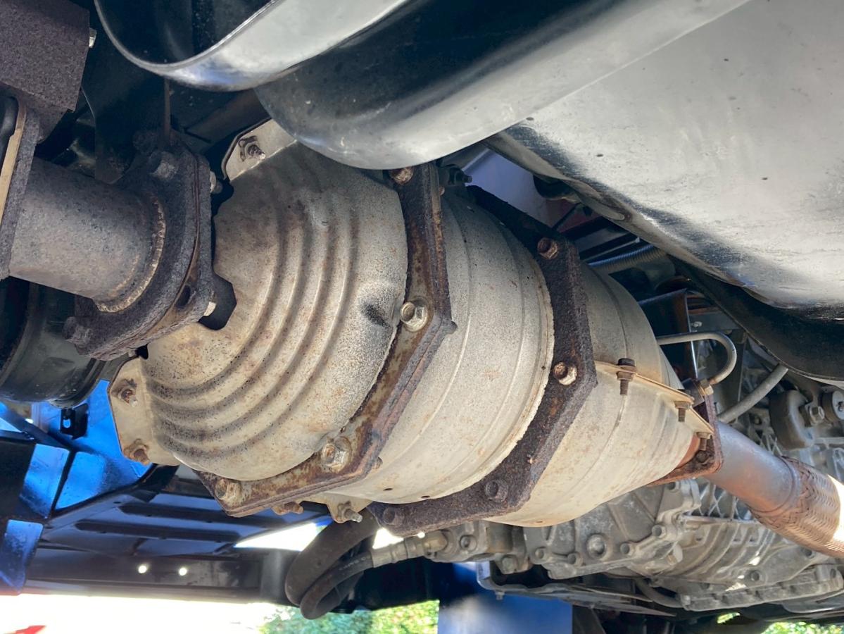 4段クレーン3トン積載リヤアウトリガー2.63t吊ラジコン付|中古トラックの販売・買取・査定のアイナビ