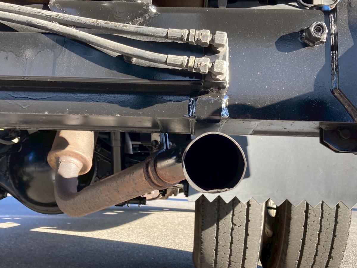 4段クレーン3トン積載リヤアウトリガー2.63t吊ラジコン付|中古トラックの販売・買取・査定のアイナビ