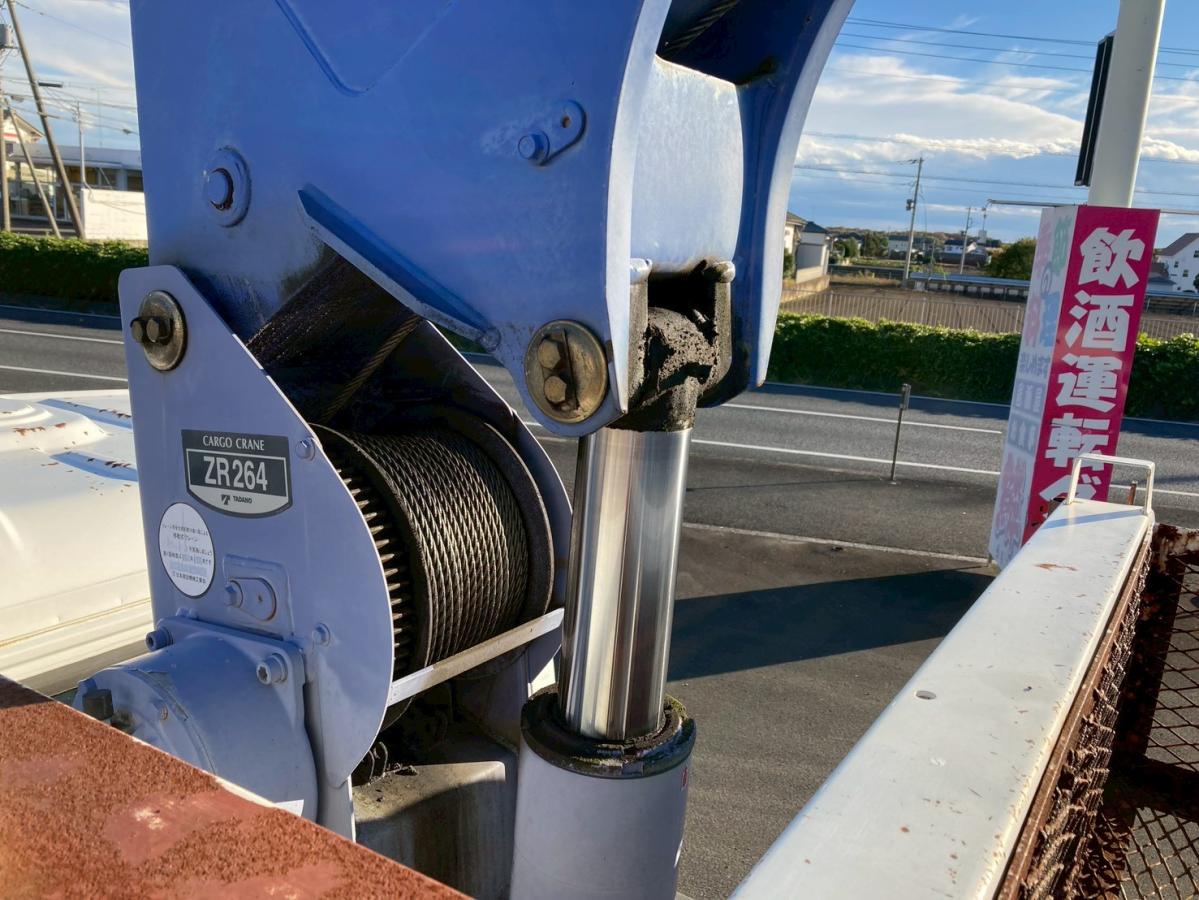 4段クレーン3トン積載リヤアウトリガー2.63t吊ラジコン付|中古トラックの販売・買取・査定のアイナビ