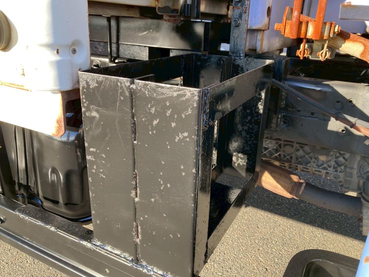 4段クレーン3トン積載リヤアウトリガー2.63t吊ラジコン付|中古トラックの販売・買取・査定のアイナビ