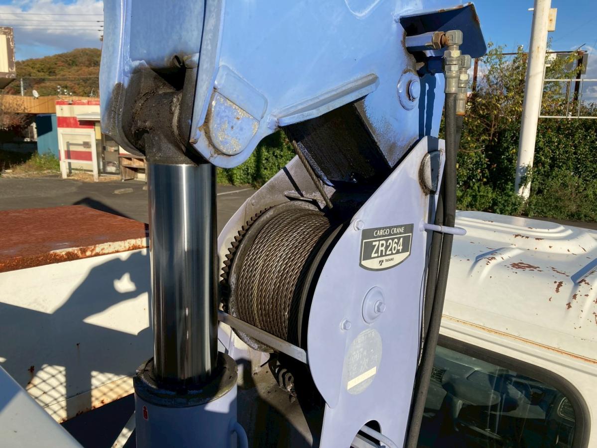 4段クレーン3トン積載リヤアウトリガー2.63t吊ラジコン付|中古トラックの販売・買取・査定のアイナビ