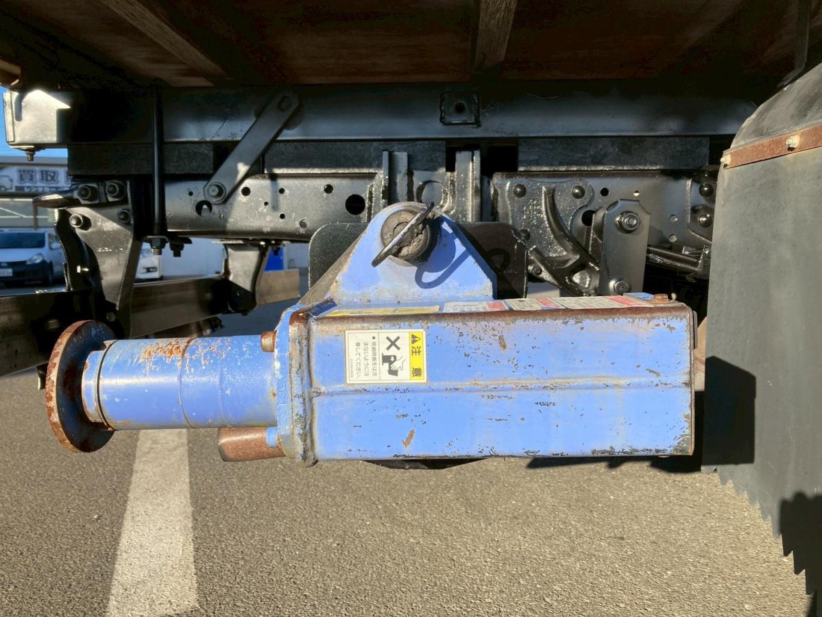 4段クレーン3トン積載リヤアウトリガー2.63t吊ラジコン付|中古トラックの販売・買取・査定のアイナビ