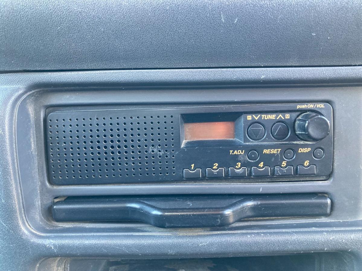 4段クレーン3トン積載リヤアウトリガー2.63t吊ラジコン付|中古トラックの販売・買取・査定のアイナビ