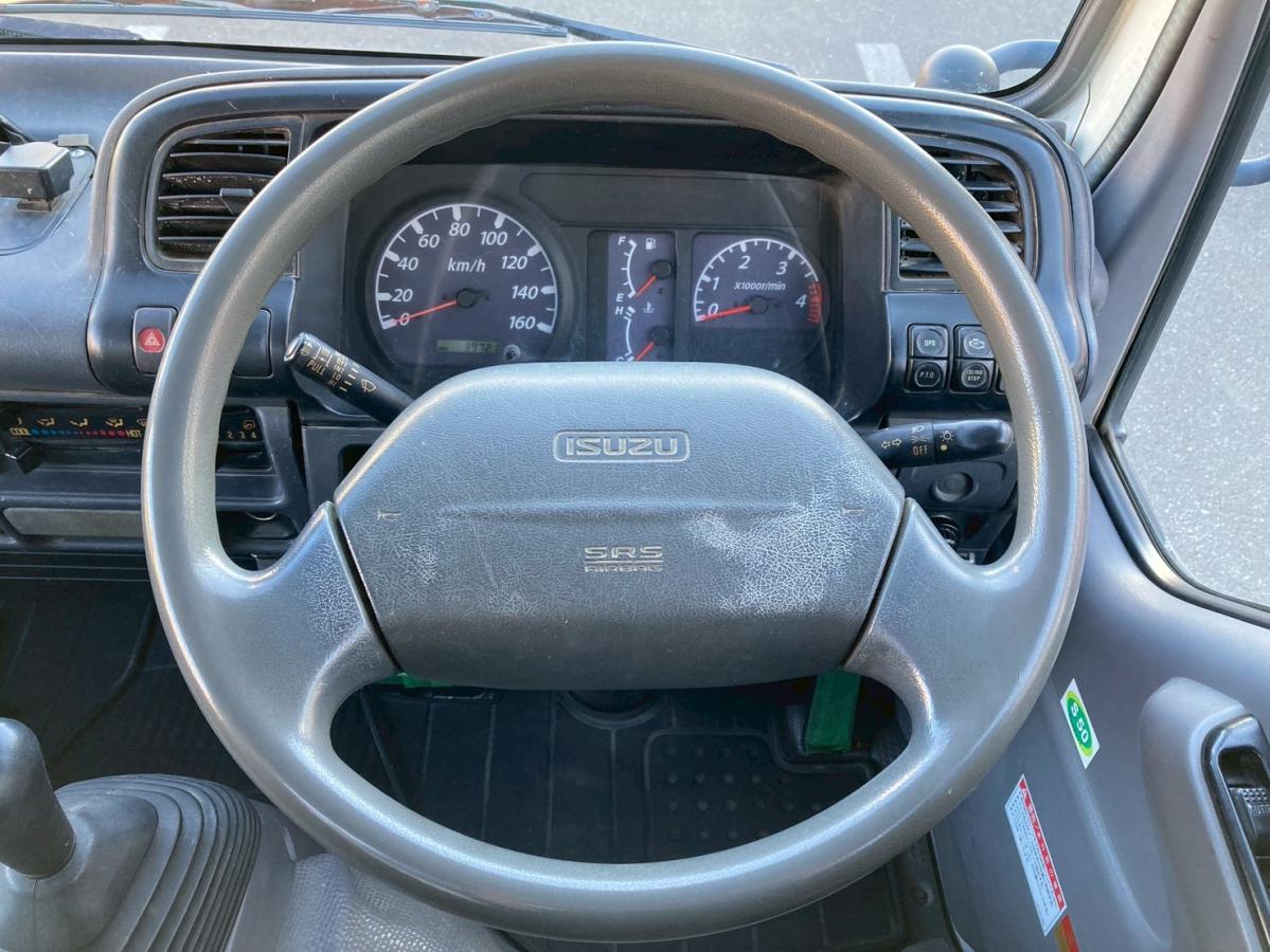 4段クレーン3トン積載リヤアウトリガー2.63t吊ラジコン付|中古トラックの販売・買取・査定のアイナビ