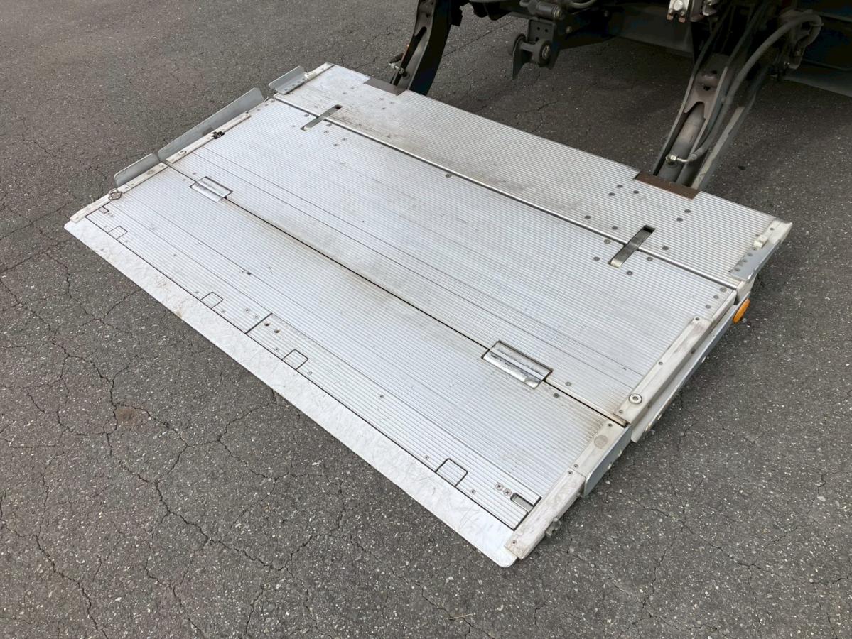 ☆H26 格納パワーゲート AT車 アルミバン|中古トラックの販売・買取・査定のアイナビ