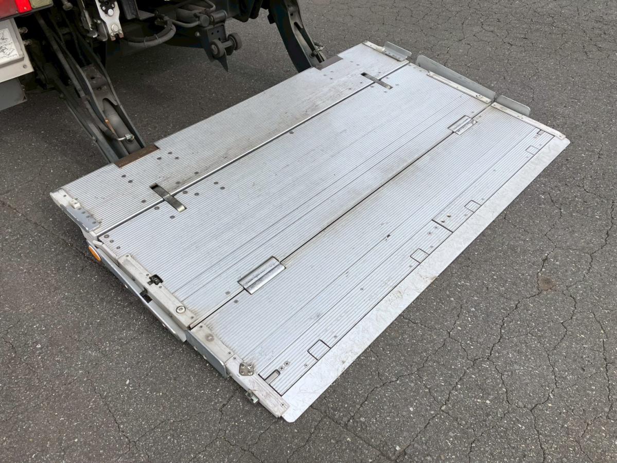 ☆H26 格納パワーゲート AT車 アルミバン|中古トラックの販売・買取・査定のアイナビ