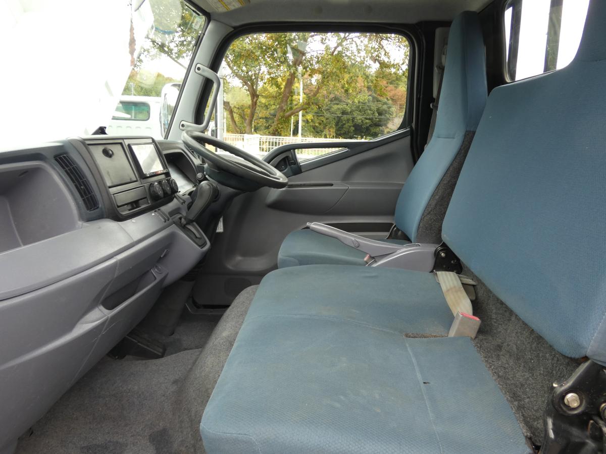 H26 2トン 平ボディー 電動ミラー  251045|中古トラックの販売・買取・査定のアイナビ