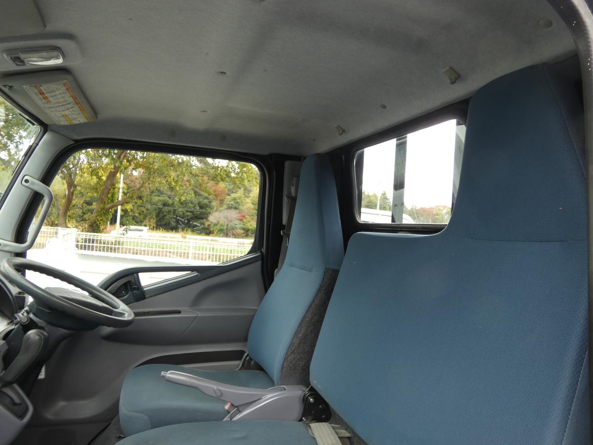 H26 2トン 平ボディー 電動ミラー  251045|中古トラックの販売・買取・査定のアイナビ