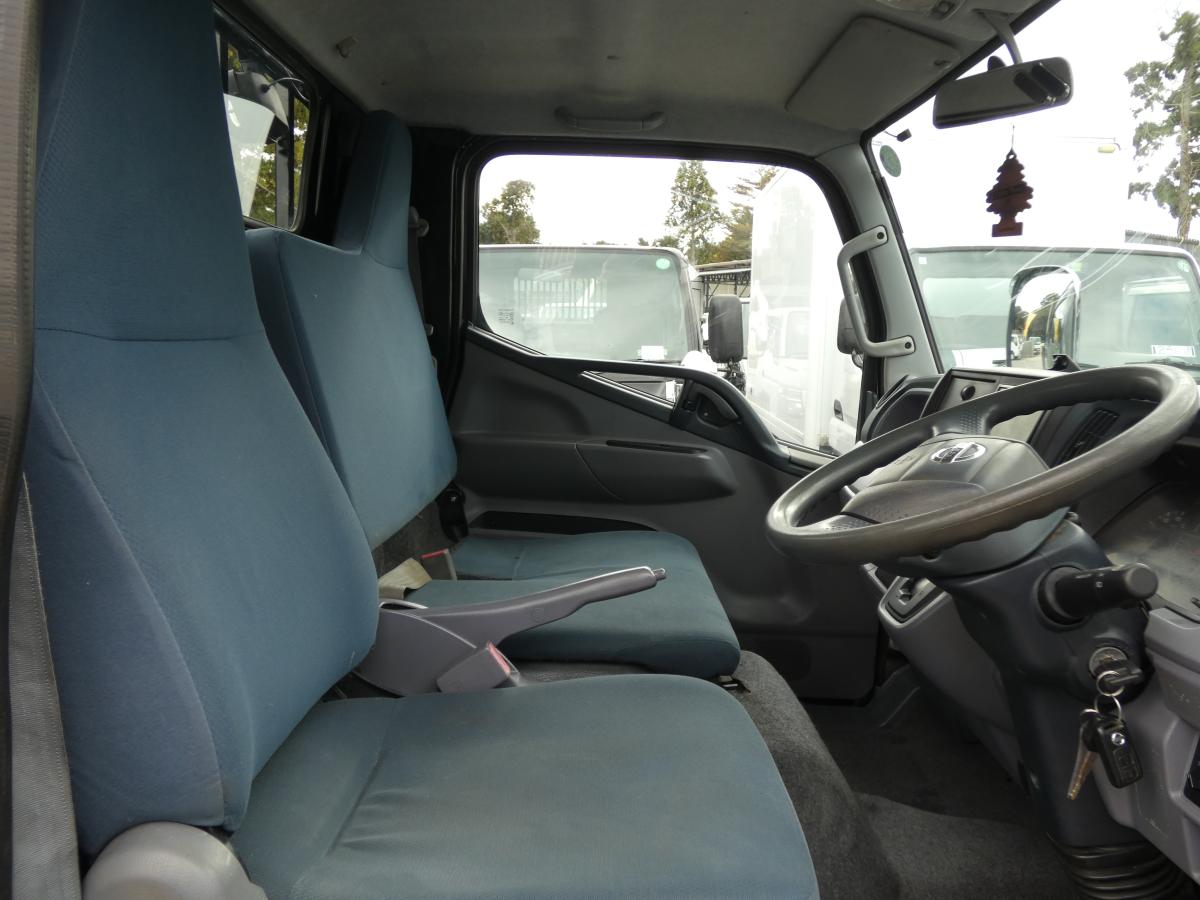 H26 2トン 平ボディー 電動ミラー  251045|中古トラックの販売・買取・査定のアイナビ