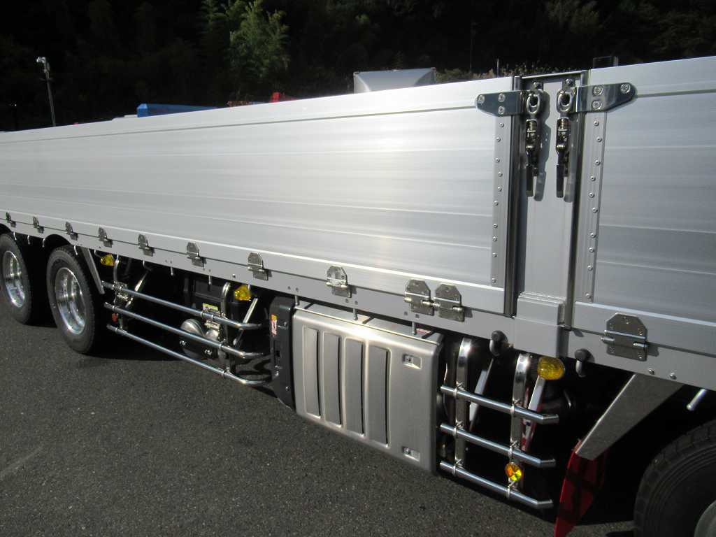 4軸低床アルミ平14.4t積載 後輪エアサスフジタAT394PS|中古トラックの販売・買取・査定のアイナビ